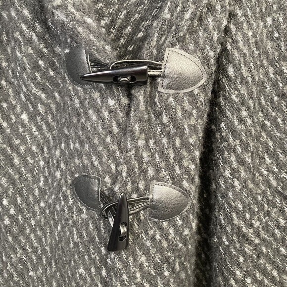 Sonoma poncho shawl Toggle Womens one size black gray knit fringe boho  nwt - Picture 5 of 10